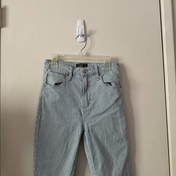 🦋 ABERCROMBIE & FITCH Blue Stripe Crop Jeans Size 26 - Picture 2 of 5